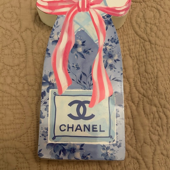 CHANEL Bottle Shaped Art - Picture 3 of 9
